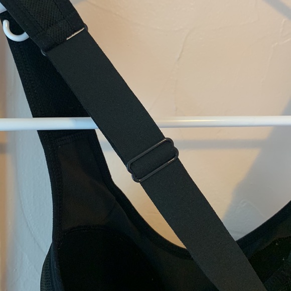 LOT of two VSX + Fila Sports bras - Picture 9 of 10